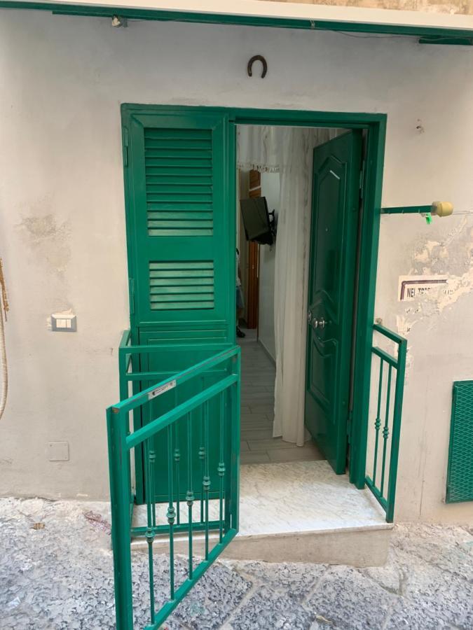 Апартаменты La Casa Dei Nonni Неаполь Экстерьер фото